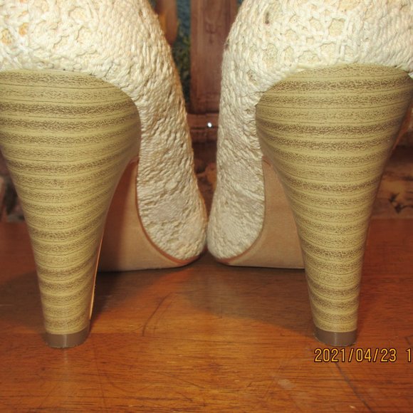 Ladie's/Junior's Heels - Picture 4 of 10